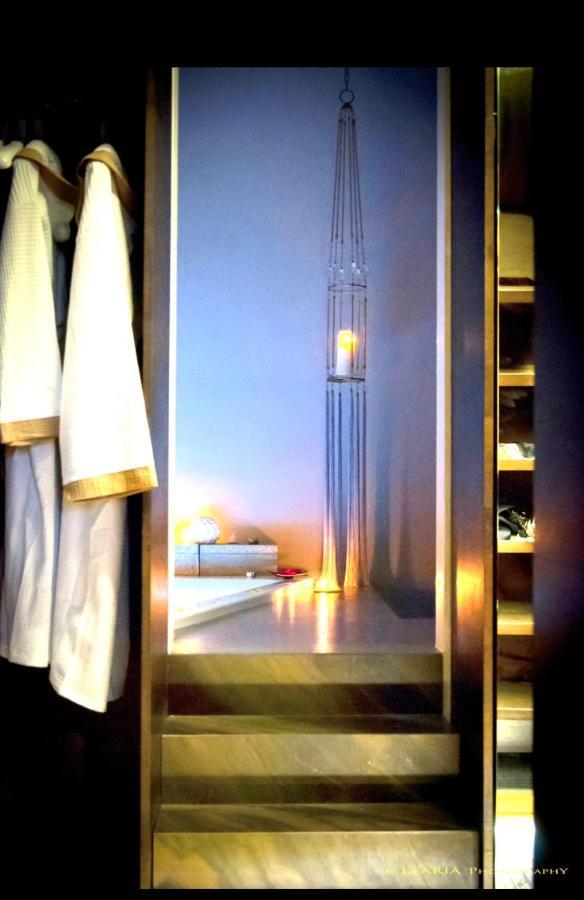 Flower Apartment Rom