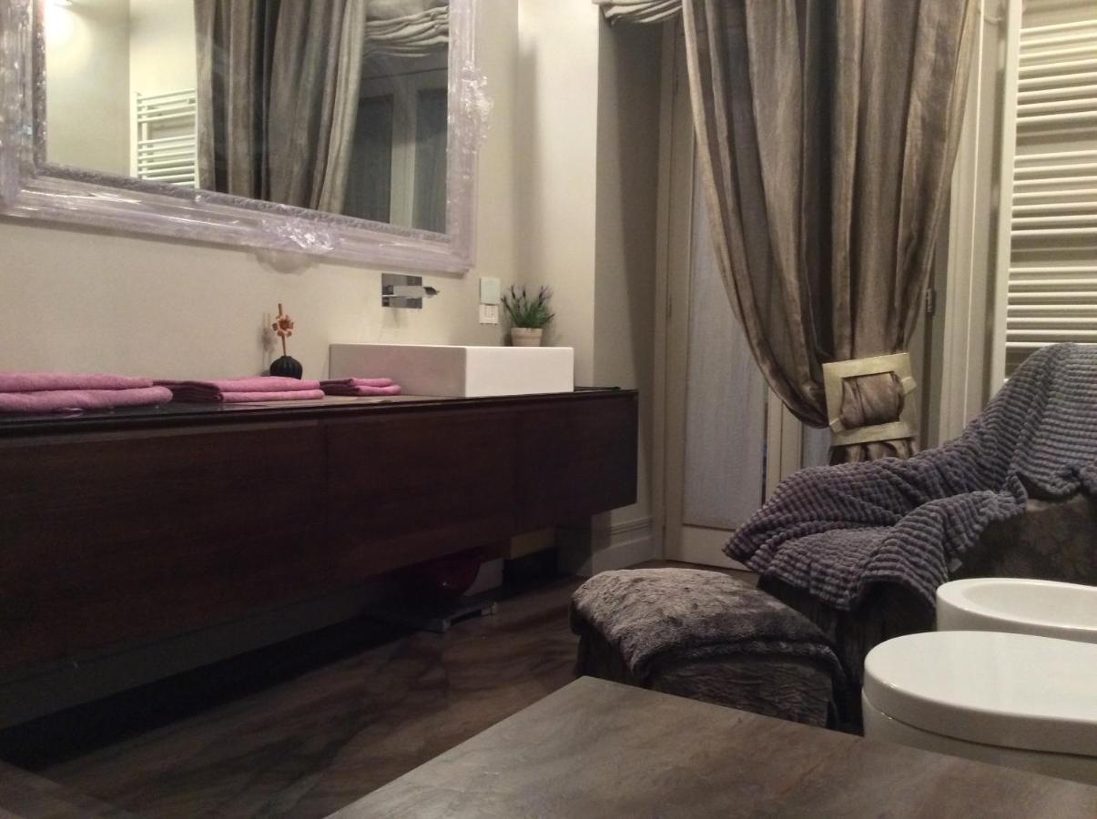 Flower Apartment Rom